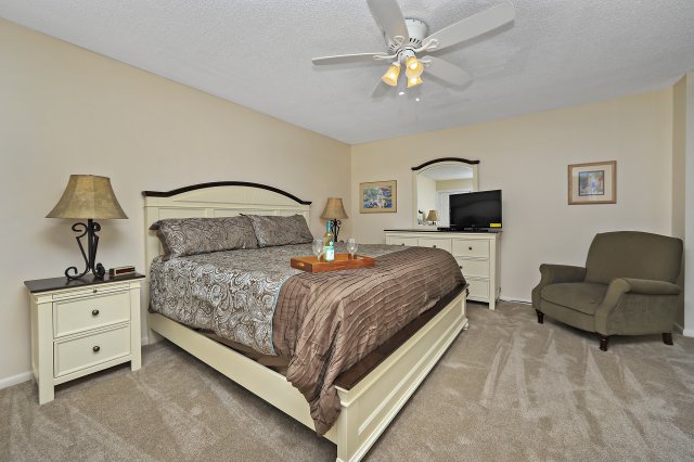 2 Condominium vacation rental located in Panama City Beach 1