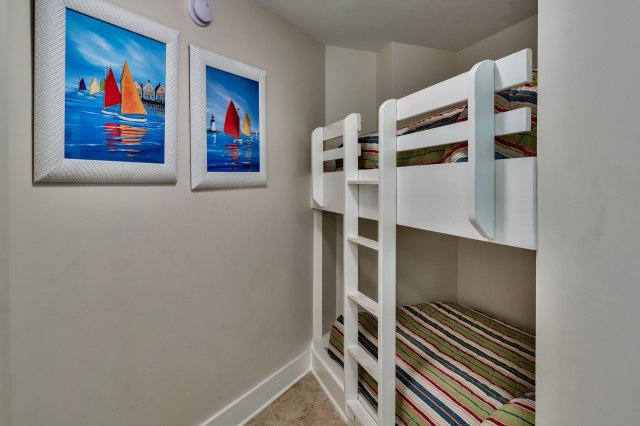 2 Condominium vacation rental located in Okaloosa Island 1