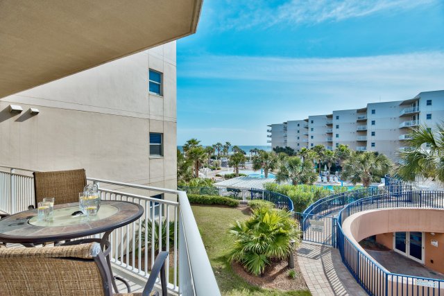 2 Condominium vacation rental located in Okaloosa Island 1