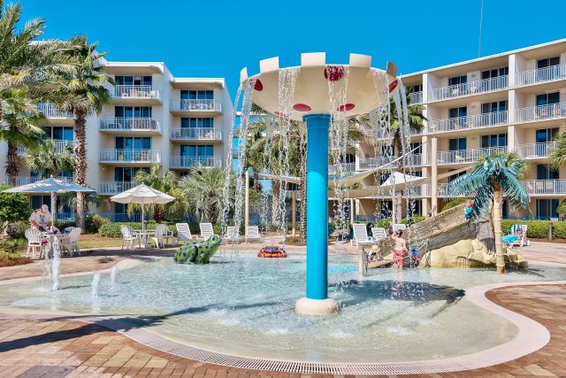 2 Condominium vacation rental located in Okaloosa Island 1