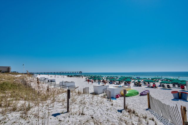 2 Condominium vacation rental located in Okaloosa Island 1