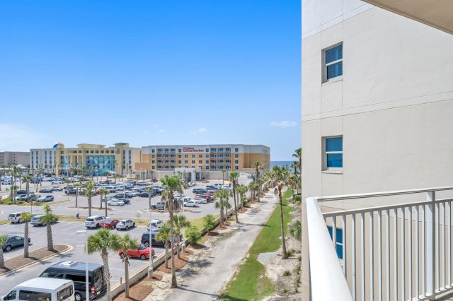 2 Condominium vacation rental located in Okaloosa Island 1