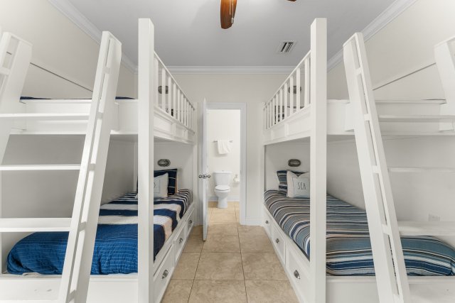 5 House vacation rental located in Destin 1