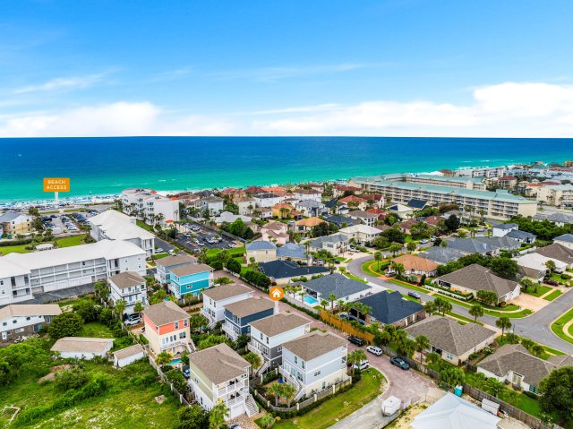 5 House vacation rental located in Destin 1