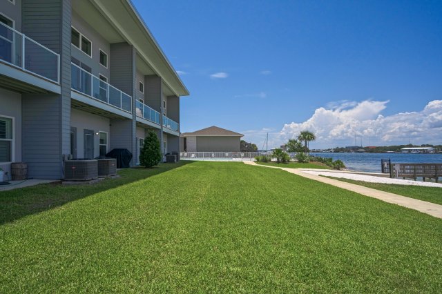 4 House vacation rental located in Okaloosa Island 1