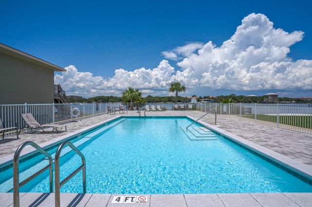 4 House vacation rental located in Okaloosa Island 1