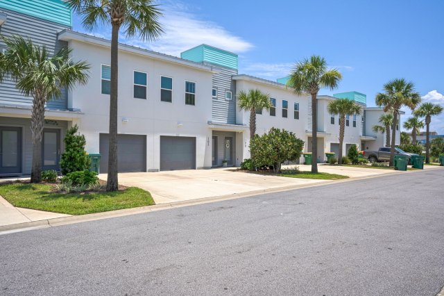 4 House vacation rental located in Okaloosa Island 1