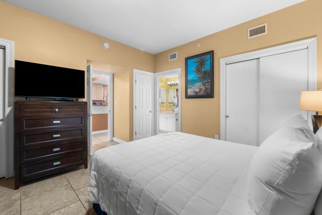 2 Condominium vacation rental located in Panama City Beach 1