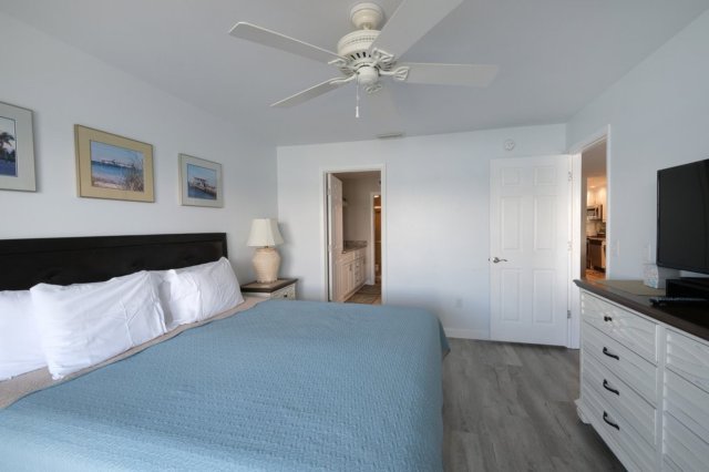 2 Condominium vacation rental located in Anna Maria Island 1