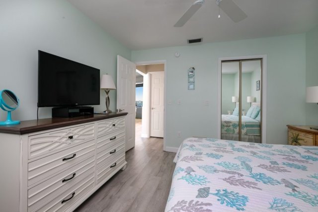 2 Condominium vacation rental located in Anna Maria Island 1