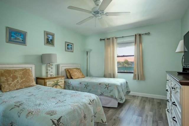 2 Condominium vacation rental located in Anna Maria Island 1