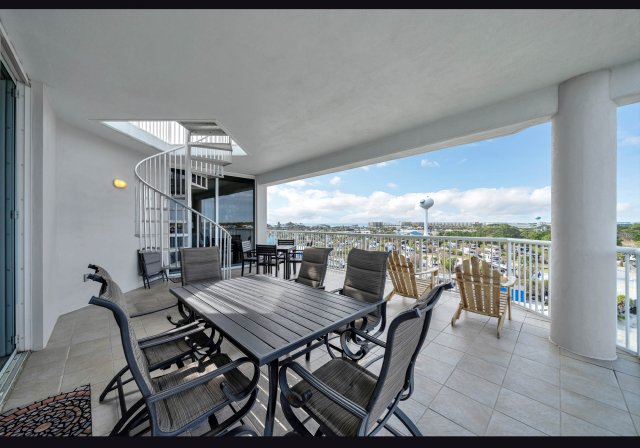 4 Condominium vacation rental located in Okaloosa Island 1