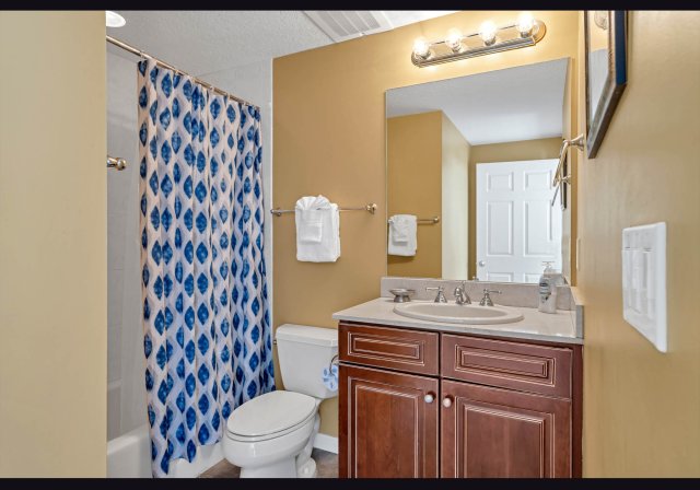 4 Condominium vacation rental located in Okaloosa Island 1