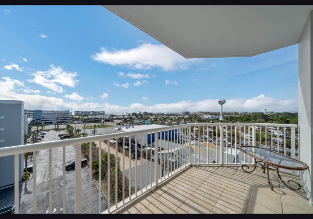 4 Condominium vacation rental located in Okaloosa Island 1