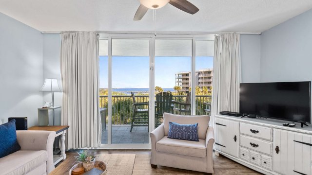 2 Condominium vacation rental located in Okaloosa Island 1