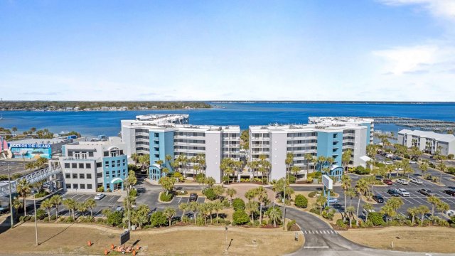 2 Condominium vacation rental located in Okaloosa Island 1