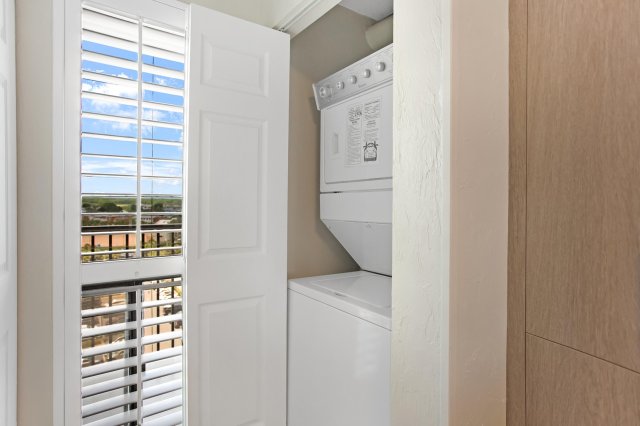 2 Condominium vacation rental located in Destin 1