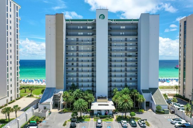 2 Condominium vacation rental located in Destin 1