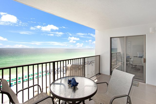 2 Condominium vacation rental located in Destin 1