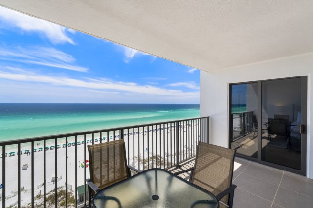 2 Condominium vacation rental located in Destin 1