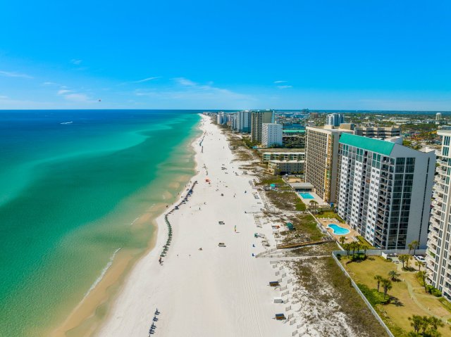 2 Condominium vacation rental located in Destin 1