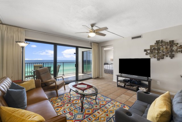 2 Condominium vacation rental located in Destin 1