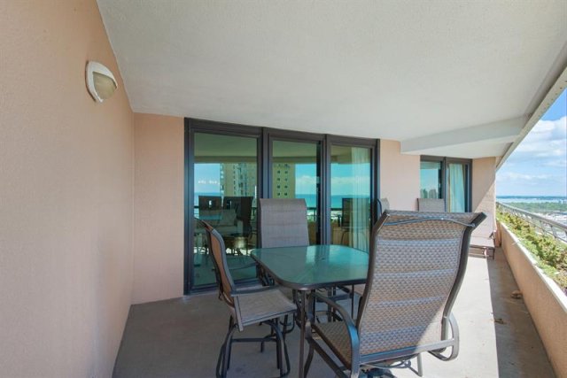 2 Condominium vacation rental located in Destin 1