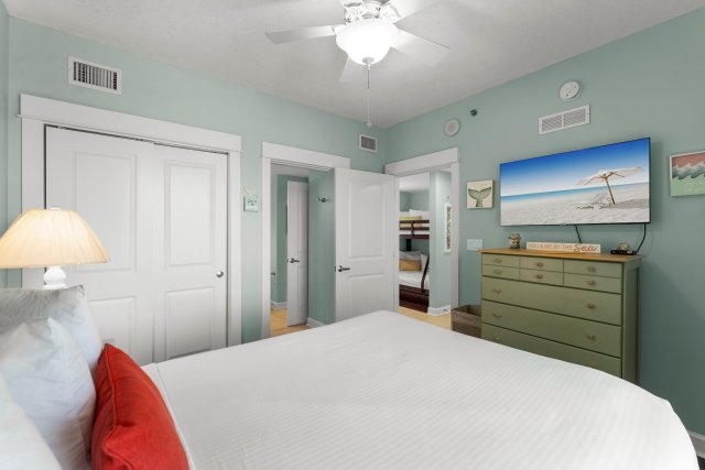 2 Condominium vacation rental located in Panama City Beach 1