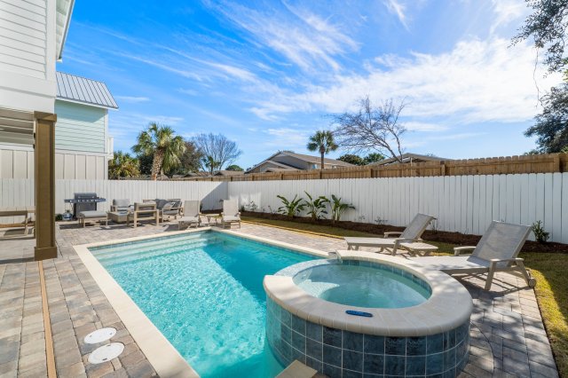 6 House vacation rental located in Destin 1