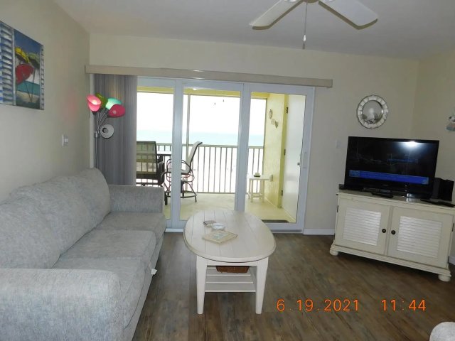2 Condominium vacation rental located in Anna Maria Island 1