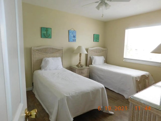 2 Condominium vacation rental located in Anna Maria Island 1