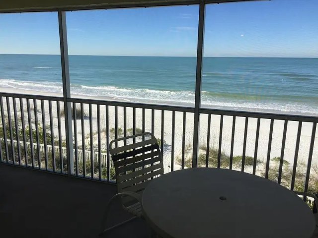 2 Condominium vacation rental located in Anna Maria Island 1