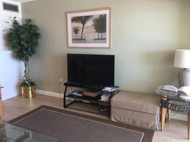 2 Condominium vacation rental located in Anna Maria Island 1