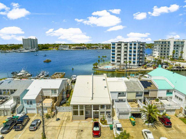 5 House vacation rental located in Destin 1