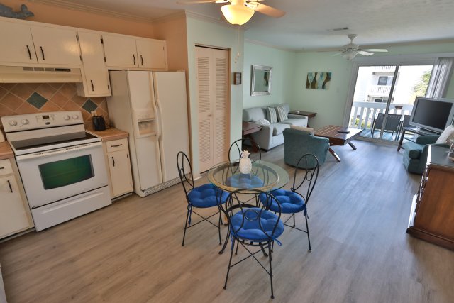 2 Condominium vacation rental located in Okaloosa Island 1