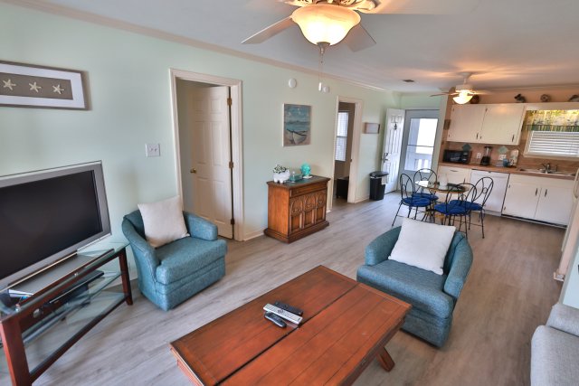 2 Condominium vacation rental located in Okaloosa Island 1