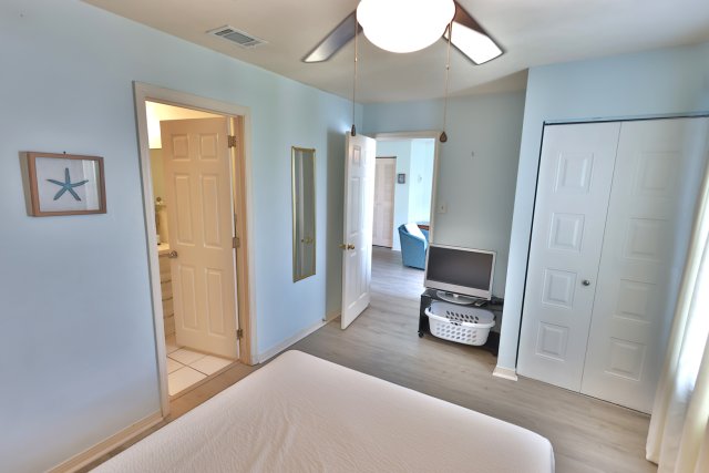 2 Condominium vacation rental located in Okaloosa Island 1