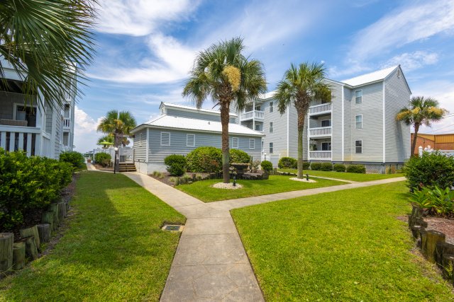 2 Condominium vacation rental located in Okaloosa Island 1