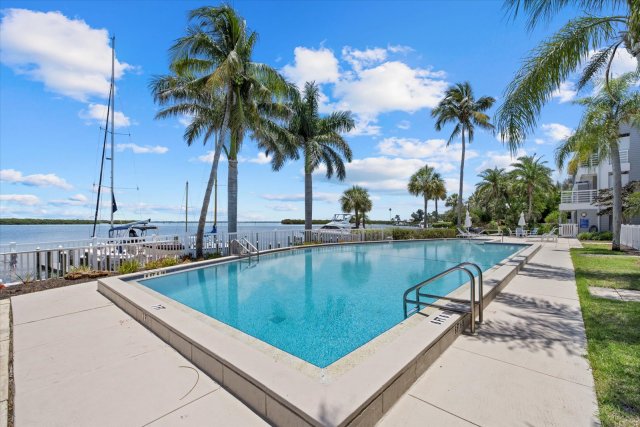 2 Condominium vacation rental located in Longboat Key 1