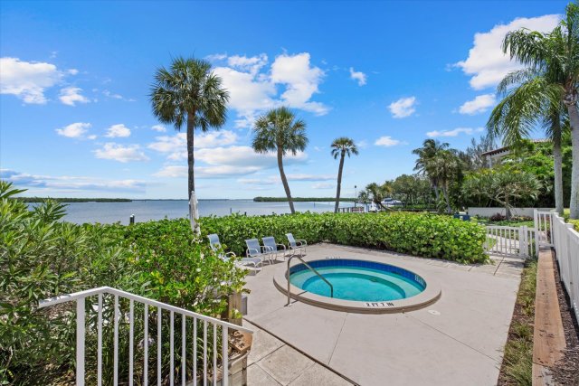 2 Condominium vacation rental located in Longboat Key 1