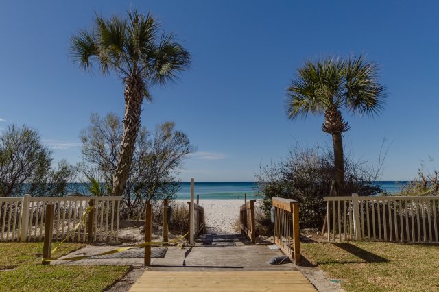 2 Condominium vacation rental located in Panama City Beach 1