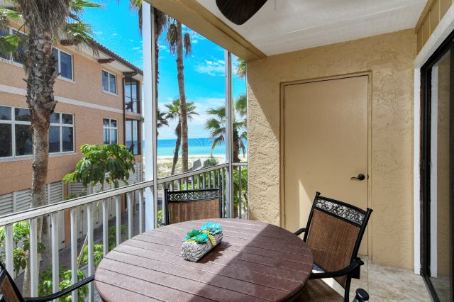 2 Condominium vacation rental located in Anna Maria Island 1