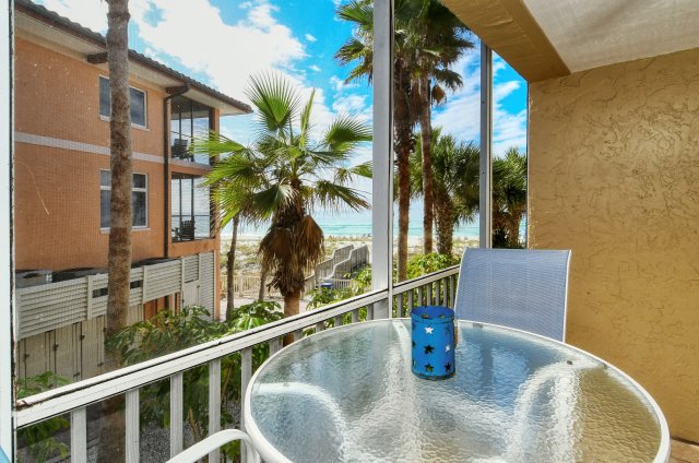 2 Condominium vacation rental located in Anna Maria Island 1