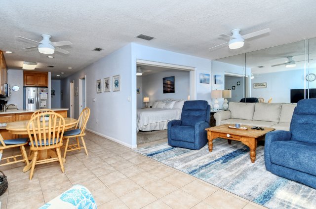 2 Condominium vacation rental located in Anna Maria Island 1