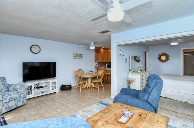 2 Condominium vacation rental located in Anna Maria Island 1