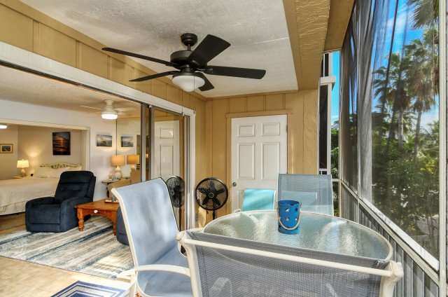 2 Condominium vacation rental located in Anna Maria Island 1