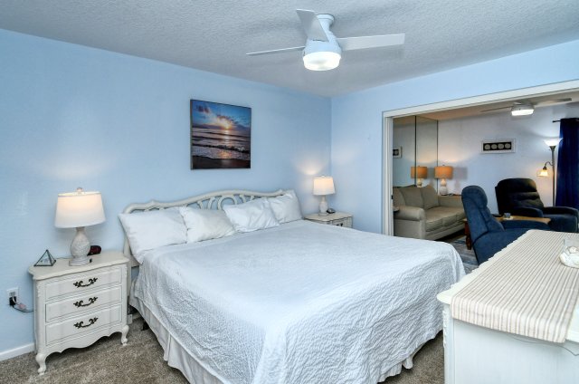 2 Condominium vacation rental located in Anna Maria Island 1