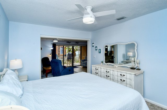 2 Condominium vacation rental located in Anna Maria Island 1