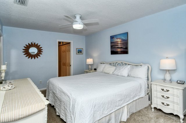 2 Condominium vacation rental located in Anna Maria Island 1