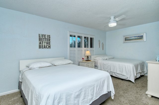 2 Condominium vacation rental located in Anna Maria Island 1